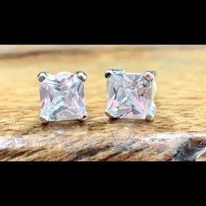 Silpada crystal solitaire earrings